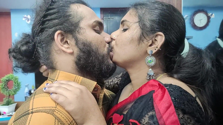 Vaigavarun45: คู่รักมัลลูเย็ดกันร้อนแรงในสาฬี, ถอดสาฬีแล้วเย็ดร้อนแรง, เลียสะดือ, อมควย, เลียหีแล้วเย็ดร้อนแรงในสาฬี, คู่รักมัลลู