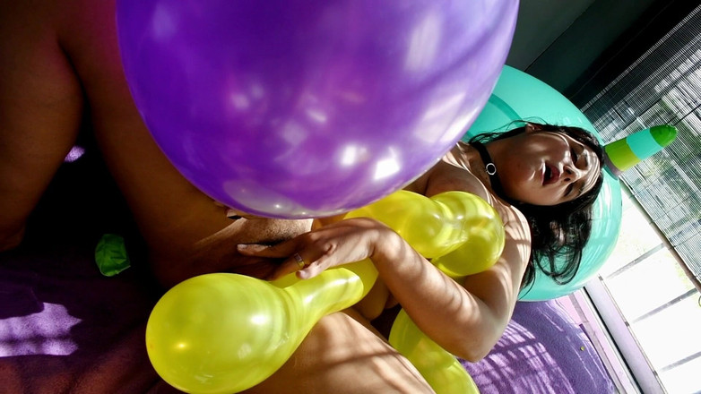 Bunny Looner: 내 나왈 풍선을 타고 있는 동안 풍선 터지는 - 버니 루너