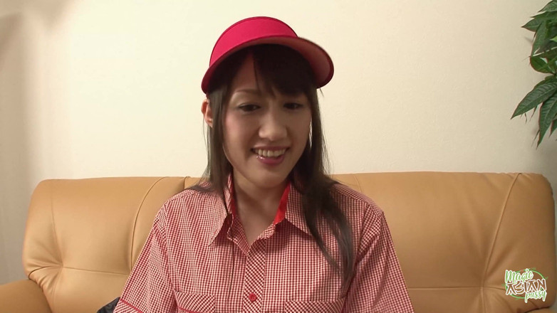 Magic Asian Pussy: 性感的日本女孩自慰并用玩具射在她已经湿润的阴户上