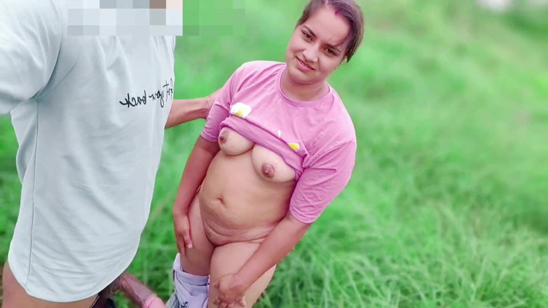 Fuckkkker: Fată studentă se fute în junglă. Hindi Audio