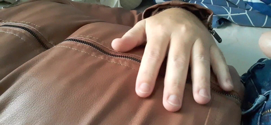 Rusty Sunnybrook: Fag edged và trêu chọc
