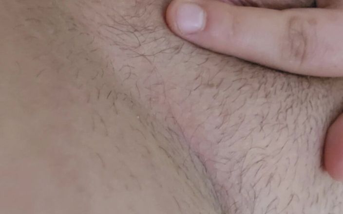 Lolocas: Vidéo seule avec masturbation de lait dans la chatte