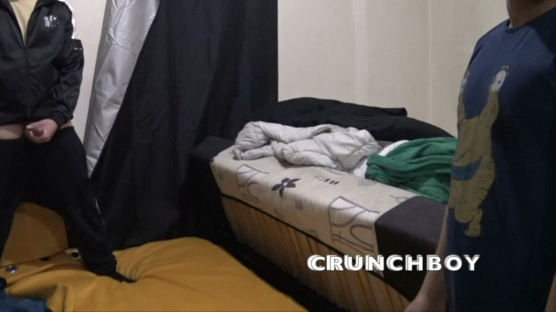 HARD FUCKER FROM MADRID: Latio twink dientot tanpa kondm sama cowok straight