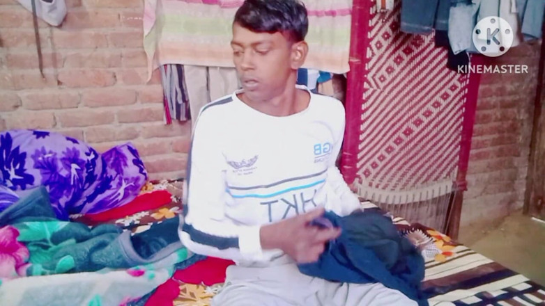 Contentformation2: Un Indien avec une grosse fan et un god boy équipe