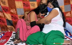 Video rekaman seks threesome tante seksi india sama suaminya