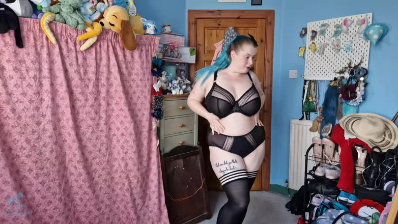 Alice_Mayflower_Scottish: Strip Show, Toy Show &amp; BJ - Solo Girl