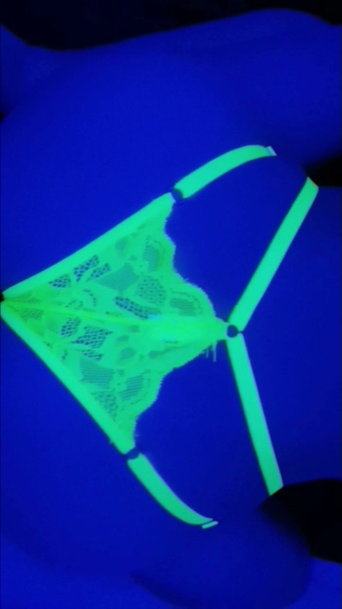 White Maiden: Ti piace la mia lingerie?