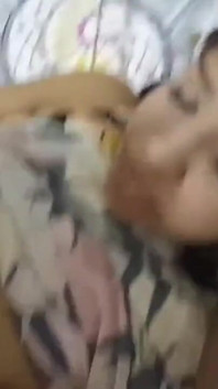 Morena de 18 años con grandes tetas en un hotel en Miami, Estados Unidos - Gluspet es follada por su novio