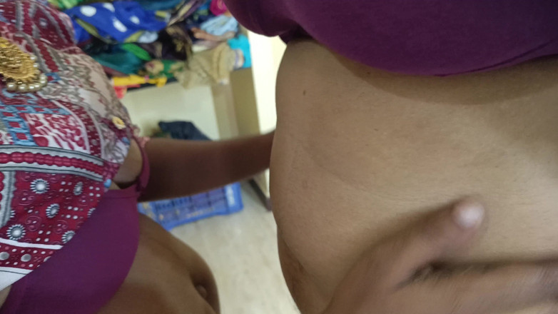 Wonder: Sevimli kız kardeşler lezbiyen romantizmin tadını çıkarıyor