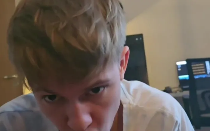 Max Gen: Fucked a Student in the Mouth and Came