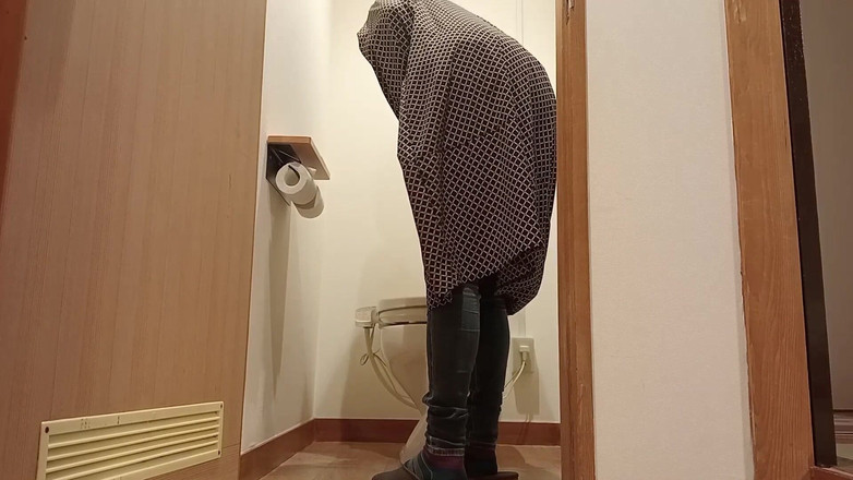 Mayumi Kanzaki: Toilet 1 Night 2 Days