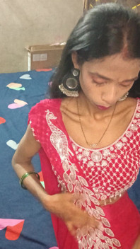 मुझे की जड़ चूसने में मजा आता है। क्या कोई ऐसा है जो उसका मोटा चूस सकता है?