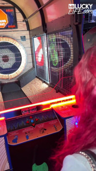Игры, которые она играет