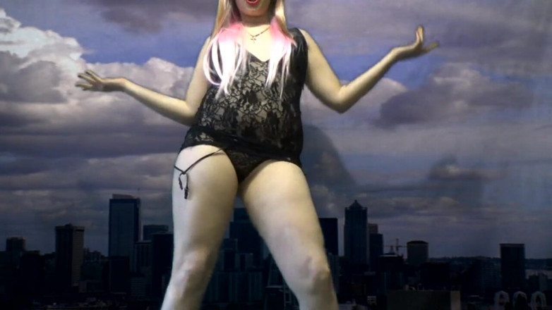 Goddess Misha Goldy: Nur ich bin der Besitzer von All World!! Böse riesin...