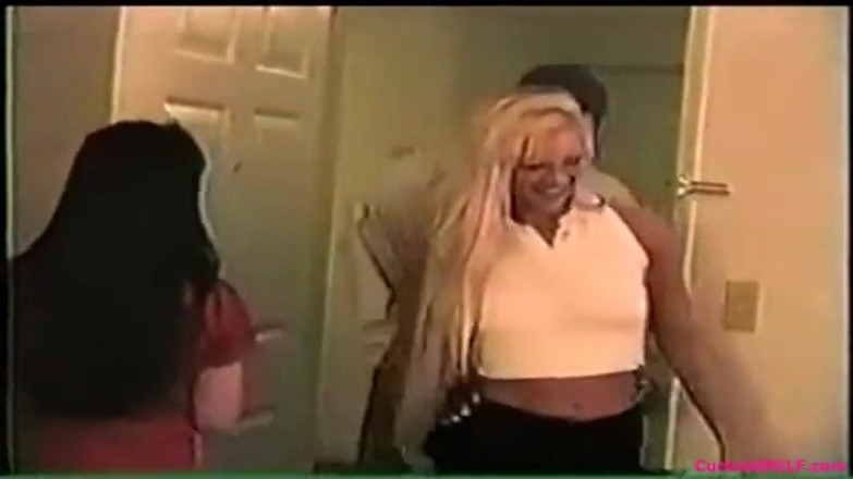 Cuckold MILF: Corno milf memórias - vídeo vintage que eu encontrei da minha...