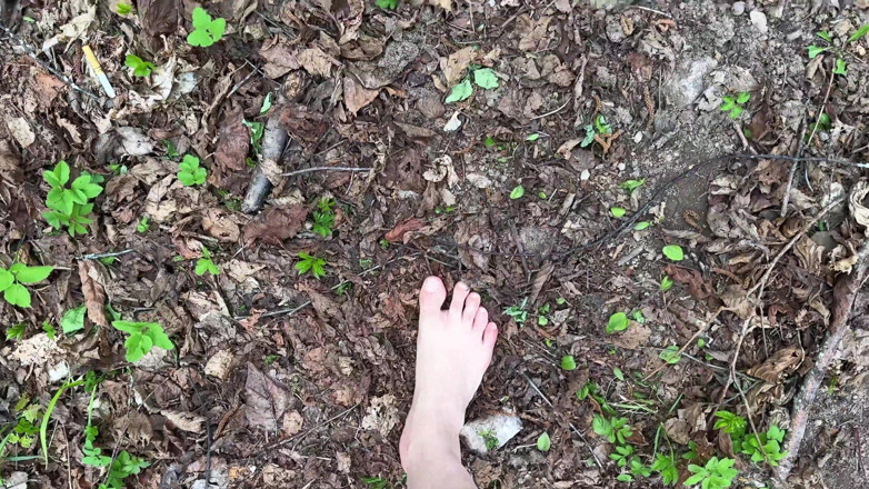 Vasya Sylvia: Barefoot Walk in the Forest - Foot Fetish - Bare Feet!