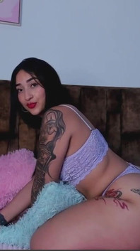 Femme Tatouée Avec Un Cul Délicieux