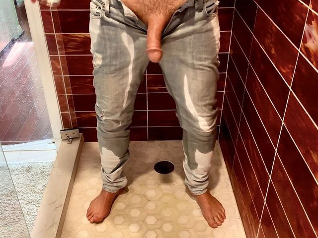 Piss Naughtiness in the Shower (Naughty Boy Blake)