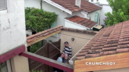 Crunch Boy: Anggota polis sebenar menghisap zakar dan dikongkek oleh kembar di...