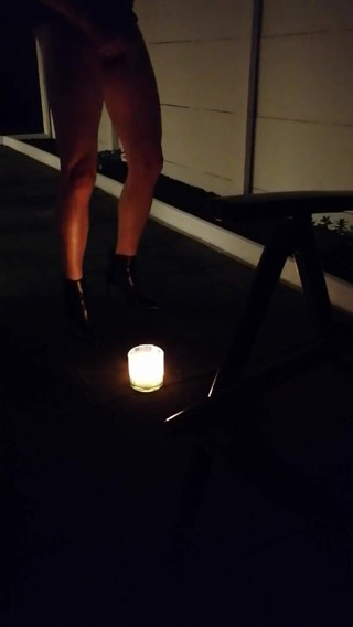 Crosdressing: Walking outdoor at night