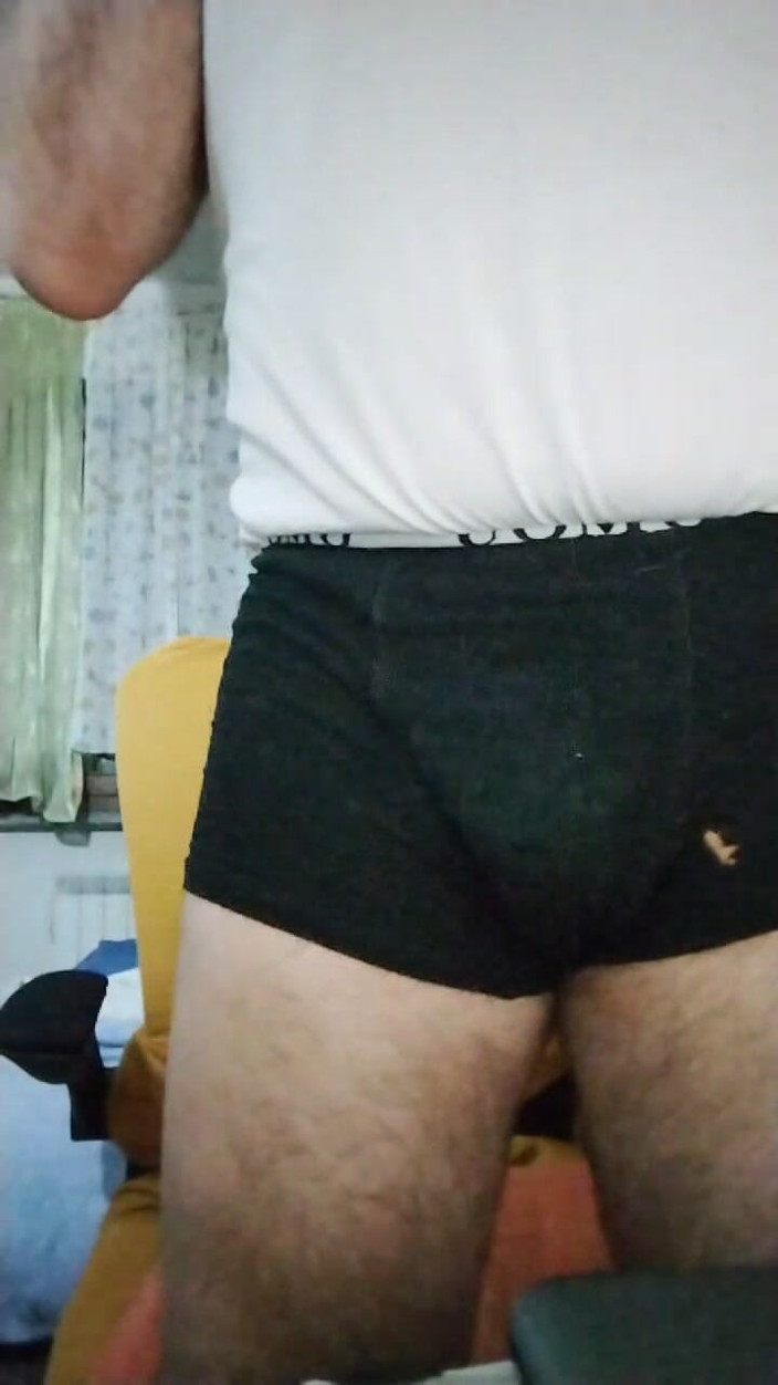 Setesesso7: I Jerk My Cock as Soon as I Open My...