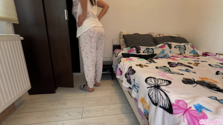 GassyKat: Scoregge dal pigiama ai jeans attillati: grwm puzzolente