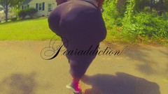 Pearaddiction: Passeggiando nel cortile