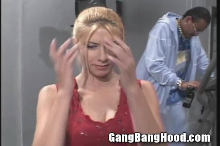 Gang Bang Hood: Anal academia ho white cadela grande preto pau anal trem...