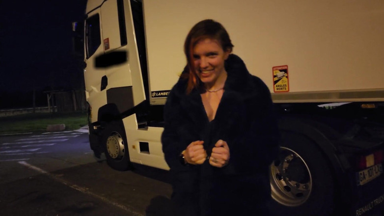 Sexymarghot: Scopo con un camionista in un'area di sosta dell'autostrada