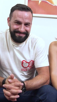 Nora Martin Karin ile çok azdıktan sonra tangasını sırılsıklam bırakıyor