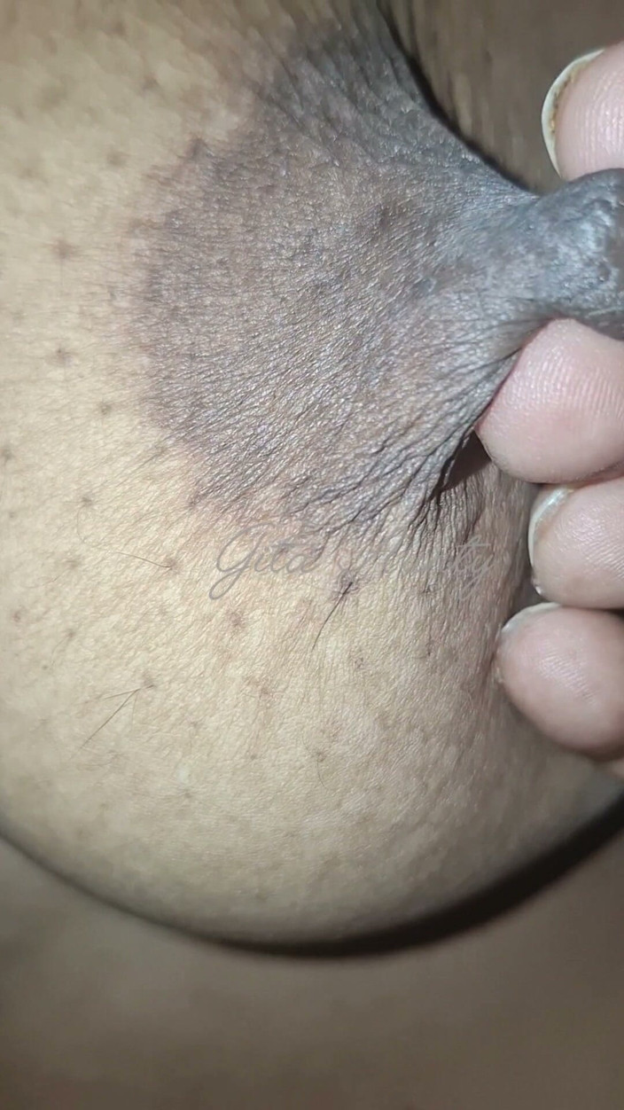 Indian aunty sex: Videos of Playing with the Breast of Indian Women