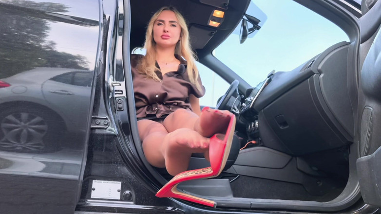 Goddess Lena: Nylon Feet in the Car