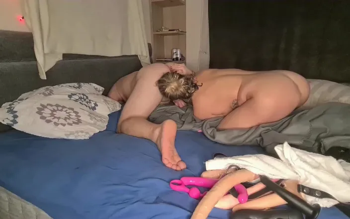 Anal Fetish Couple: Amateur perverted stepmom in really hot homemade fuck enjoys ass...