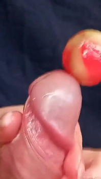 Hij kwam 3 keer met een lolly in zijn lul
