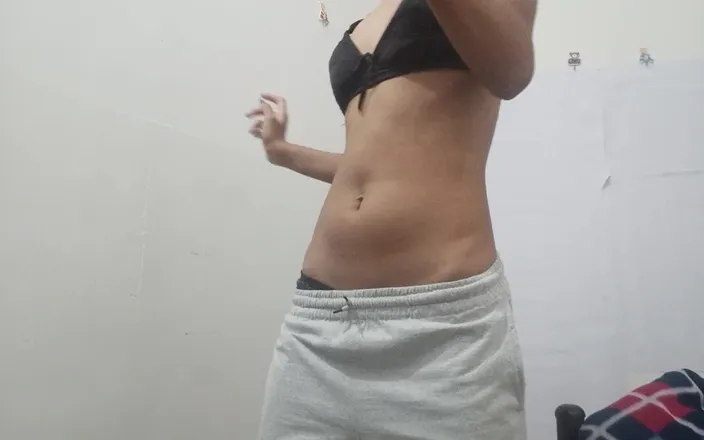 desigirl93: Hot Wife Masturbates and Fingers with Spread Legs