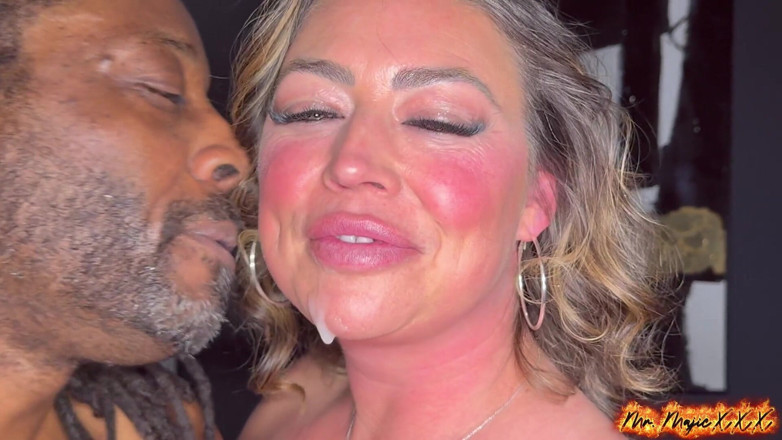 Mr_Majic: QOS Tiffy rencontre son coup de coeur porno et avale...