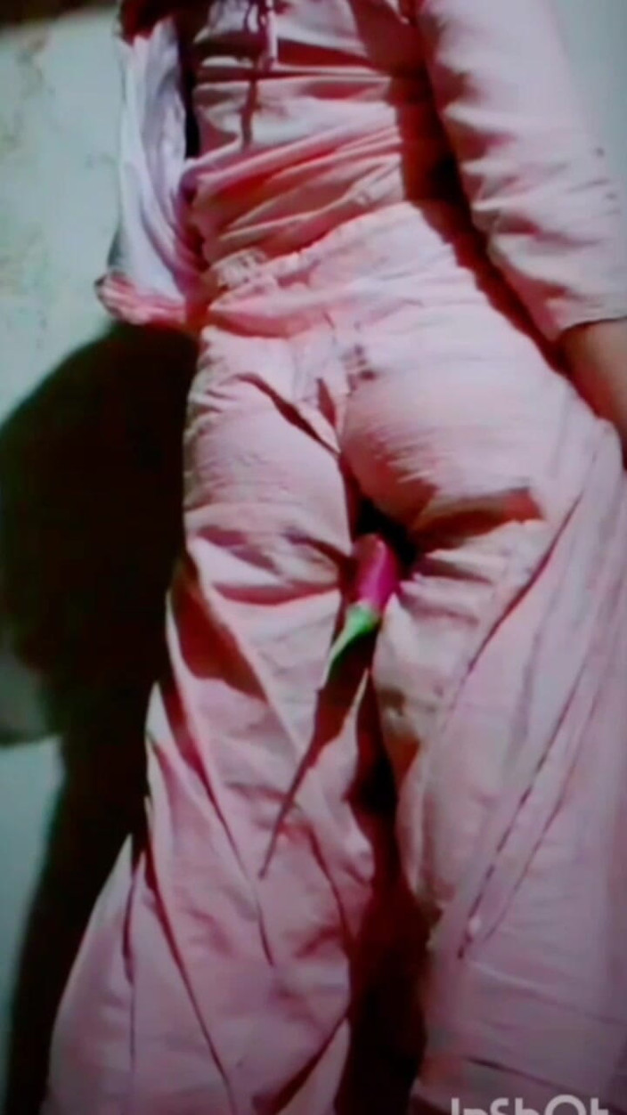 TricolorMusic3: yah seksi panjaabi larki apni best phrend ko uske lavar...