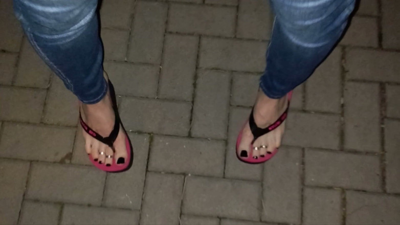 Heelex: Crossdresser in Very Sexy Flip Flops Walks the Street