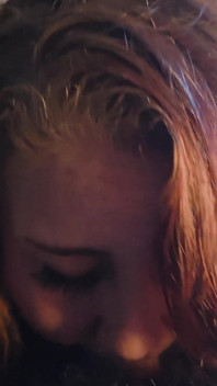 Pov un deepthroat salivoso e la figa scopano