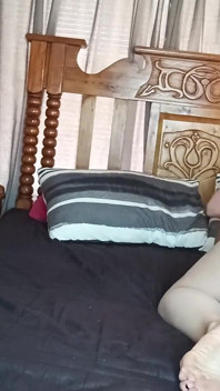 Futai cu vecinii cu pula tare Până când ejaculează