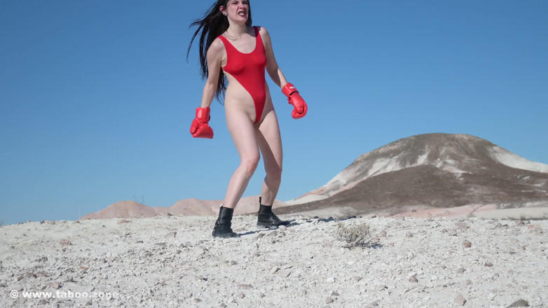 Nude Sportswomen: Antrenament în aer liber în ținute tanga skimpy - compilație