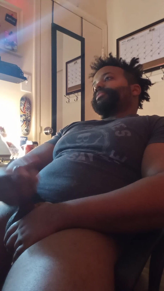 BBC Bear Cam Show Jerk and Cum (Eddie V 's solo strokes) BBC Bear Cam Show Jerk and Cum (Eddie V 's solo strokes)