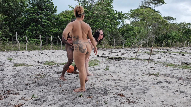 MARCIO BAIANO: Gioco la palla sul campo con il mio vicino abbiamo...