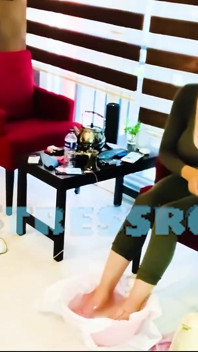 Do Foot Massage for Your Mistress Rola
