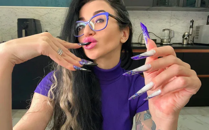 Julia domaina: Finger Snapping and Sucking Fingers with Long Nails, Glasses and...