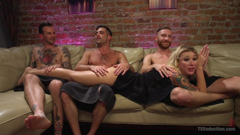TS Seduction by Kink: Aubrey Kate je 1. kokpit Cum Fest Gangbang!