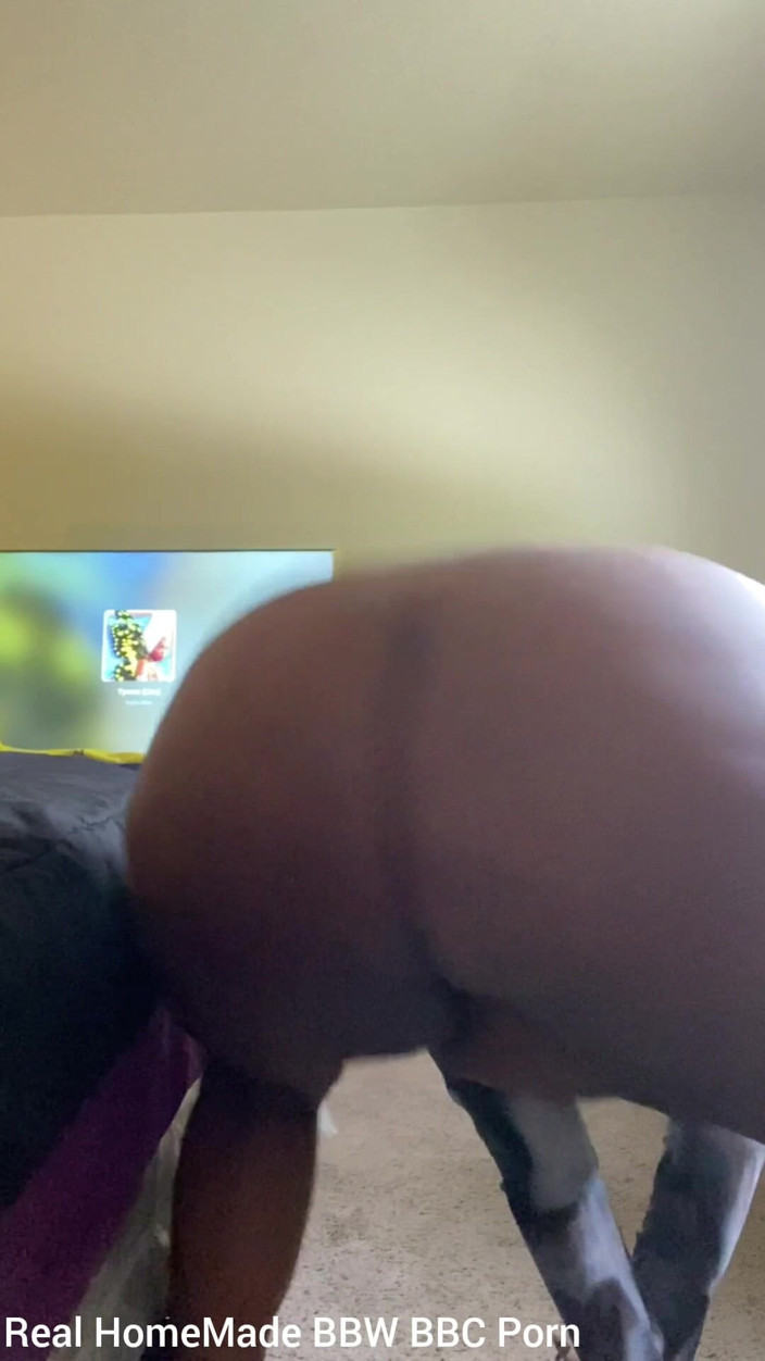 Super sexy ebony cuties: Voorovergebogen stuiterend mijn enorme kont schuddend