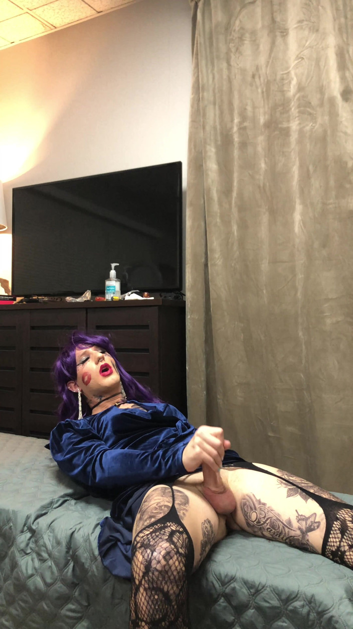 Sissy Bailey Wilde: Extremely Hot Tatted Sissy Masturbation