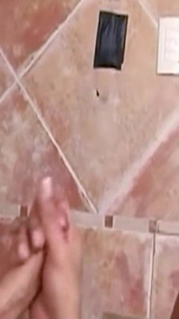 Sexy latina Ladyboy s velkými prsy ošukaná análně na rande