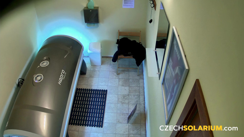 Czech Solarium: Czech Solarium 139: brunetka znów się rozbiera
